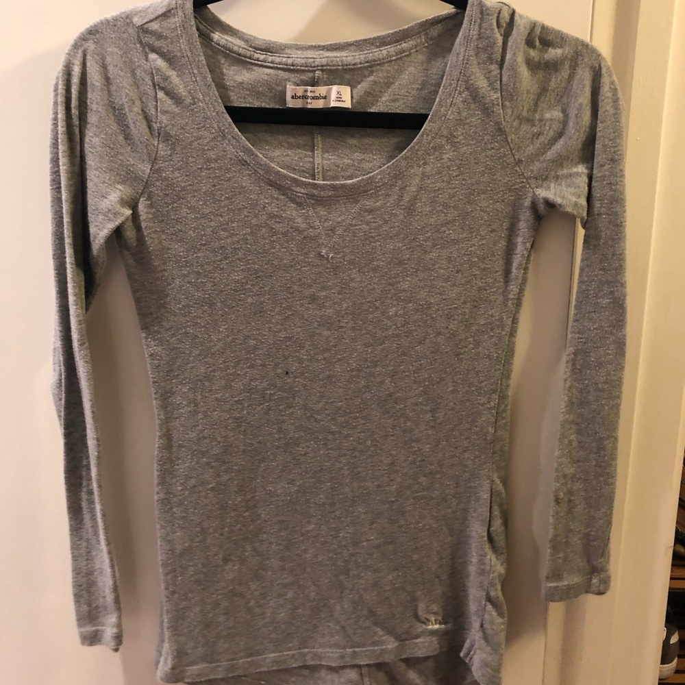 Light grey lomgsleeve